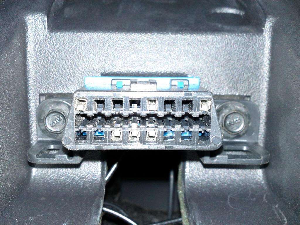 Диагностический разъём OBD в автомобиле — защита от угона MADWORKS